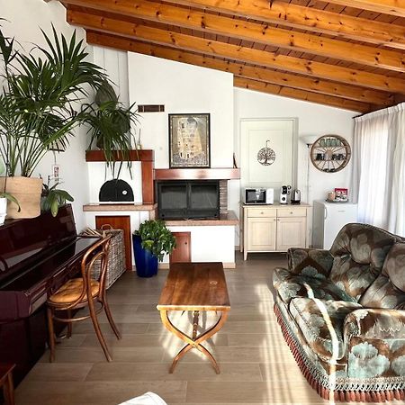 Ferienwohnung Acero Rosso Fontane  Exterior foto